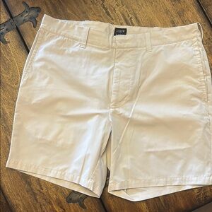 J. Crew Factory Tech Men's Tan Flat Front Shorts 7”